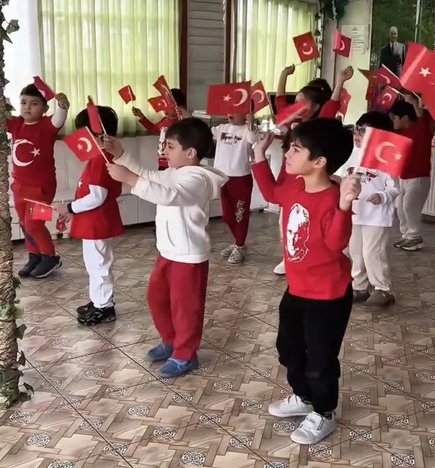 Minik Kalplerle Büyük Anlamlar